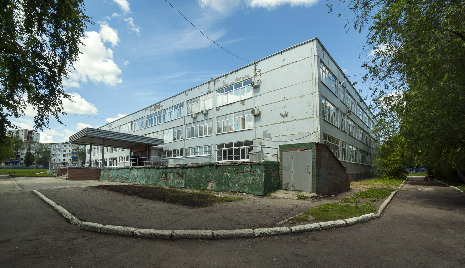 Novokuybyshevsk, Улица Ворошилова, 12