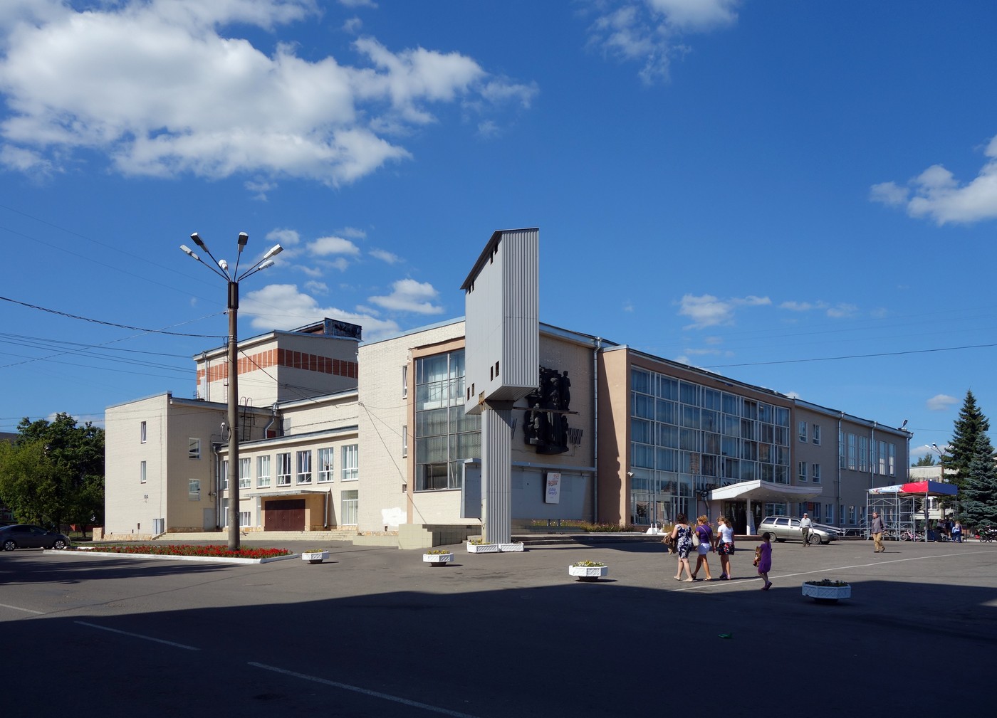 Луга, Проспект Кирова, 75