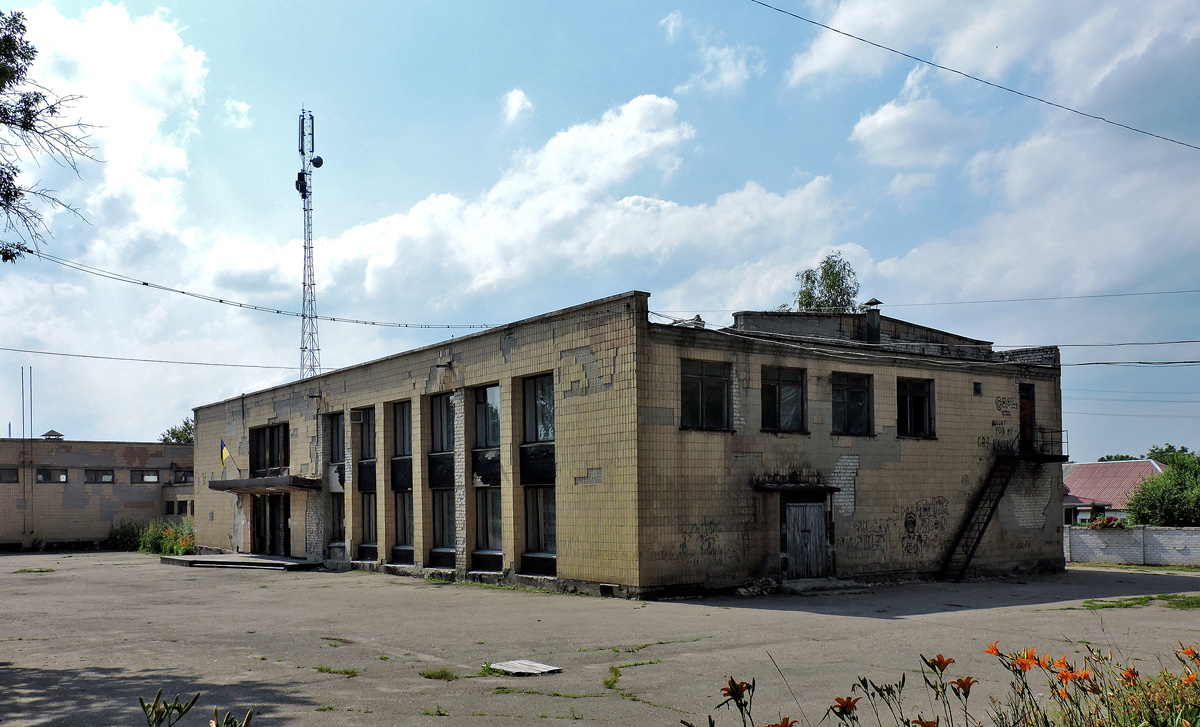 Змиевской район, прочие н.п., С. Першотравневое, Центральная площадь, 5