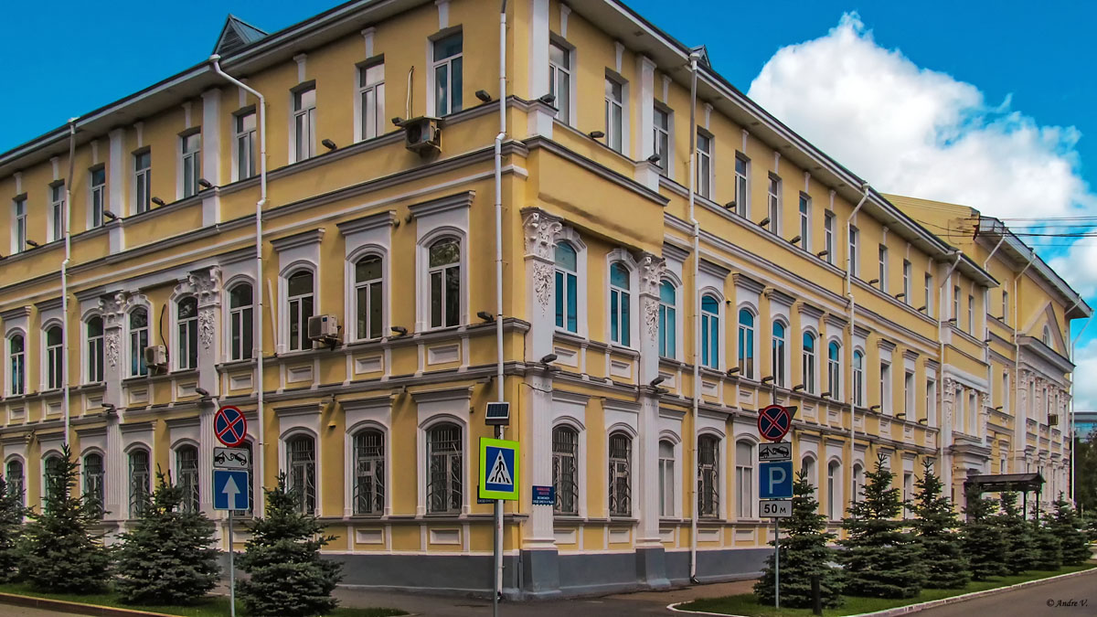Уфа, Улица Александра Матросова, 1 / Улица Тукаева, 25