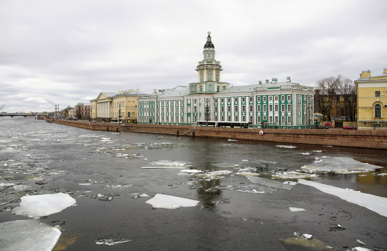 Sankt Petersburg, Университетская набережная, 3