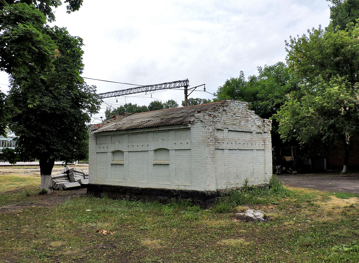 Нововодолажский район, прочие н.п., пос. Палатки, Привокзальная улица, 1*