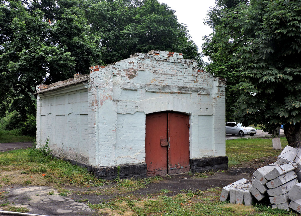 Нововодолажский район, прочие н.п., пос. Палатки, Привокзальная улица, 1*