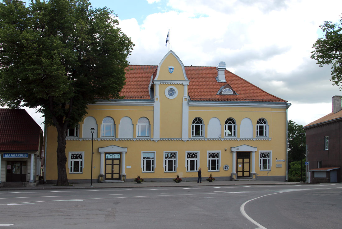 Пайде, Keskväljak, 14