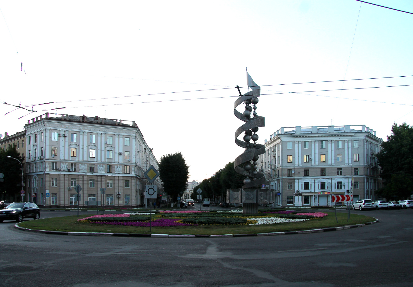 Воронеж, Улица Мира, 3; Улица Феоктистова, 6; Улица Фридриха Энгельса, 7* / Улица Феоктистова, 6* / Улица Мира, 3*