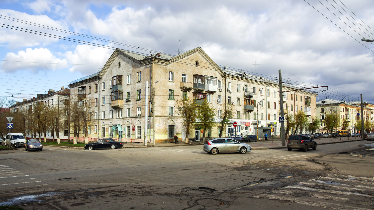Новокуйбышевск, Коммунистическая улица, 51 / Улица Чернышевского, 9