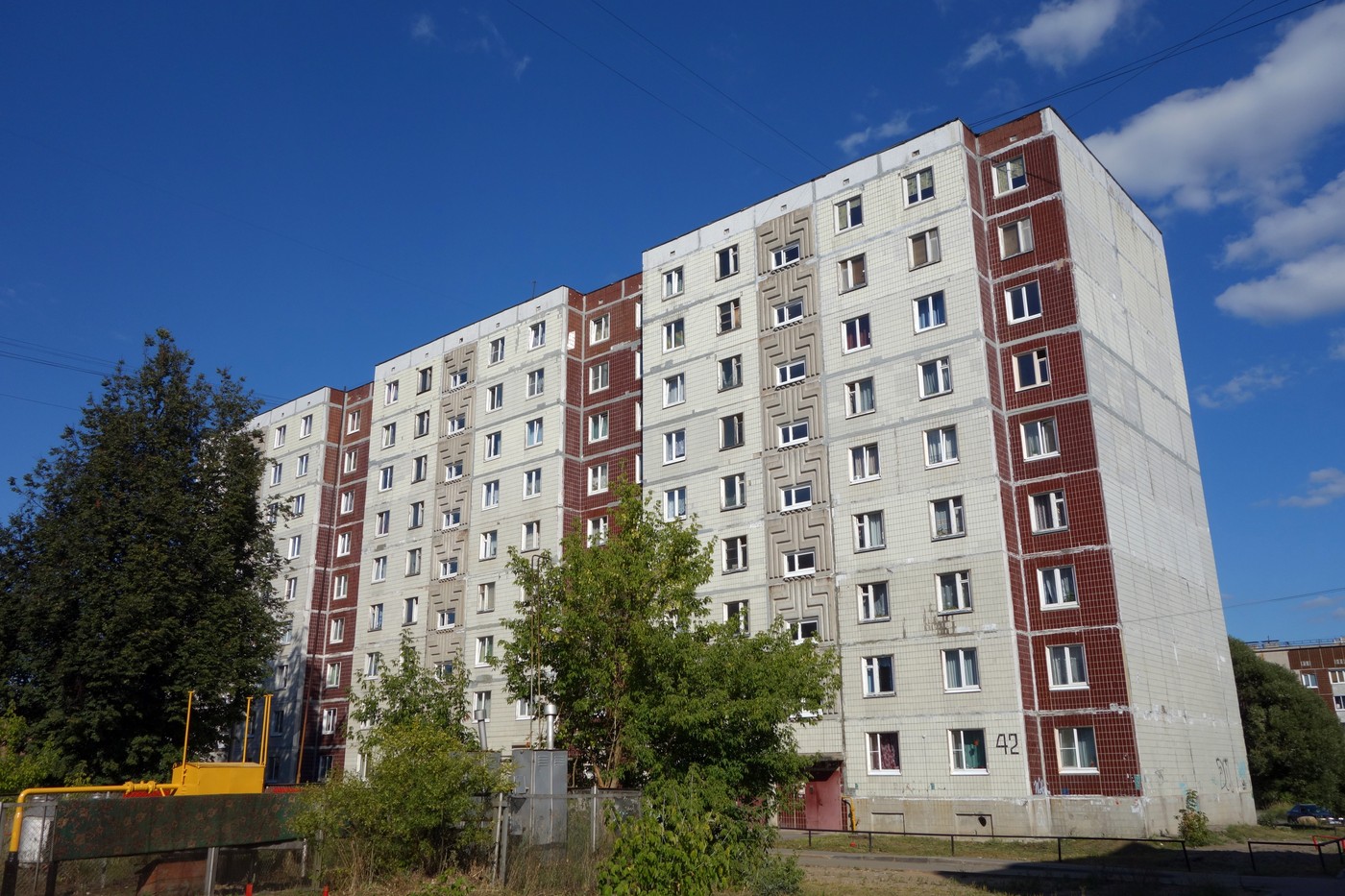 Луга, Проспект Володарского, 42 (подъезды 3-5)