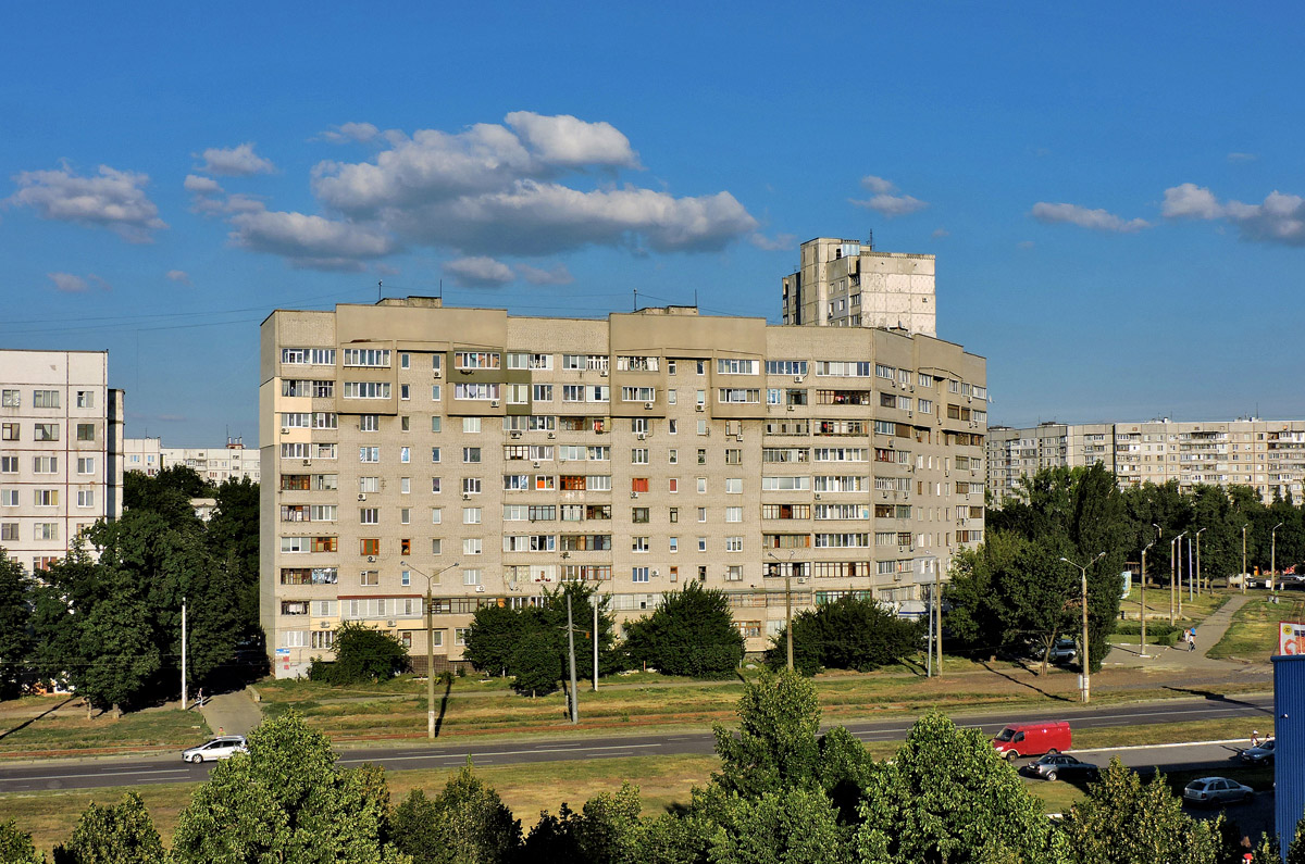 Харьков, Проспект Тракторостроителей, 86 / Салтовское шоссе, 137