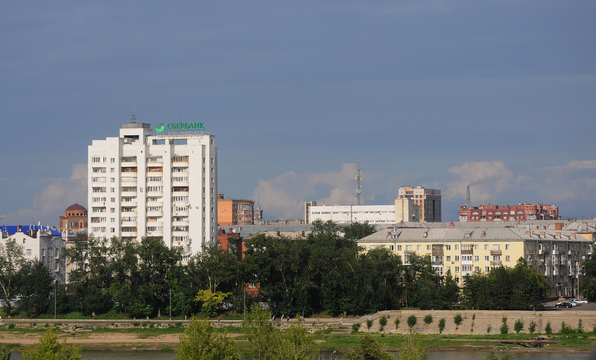 Омск, Улица Чокана Валиханова, 2 корп. 1; Ленинградская площадь, 1 / Улица Ленина, 42