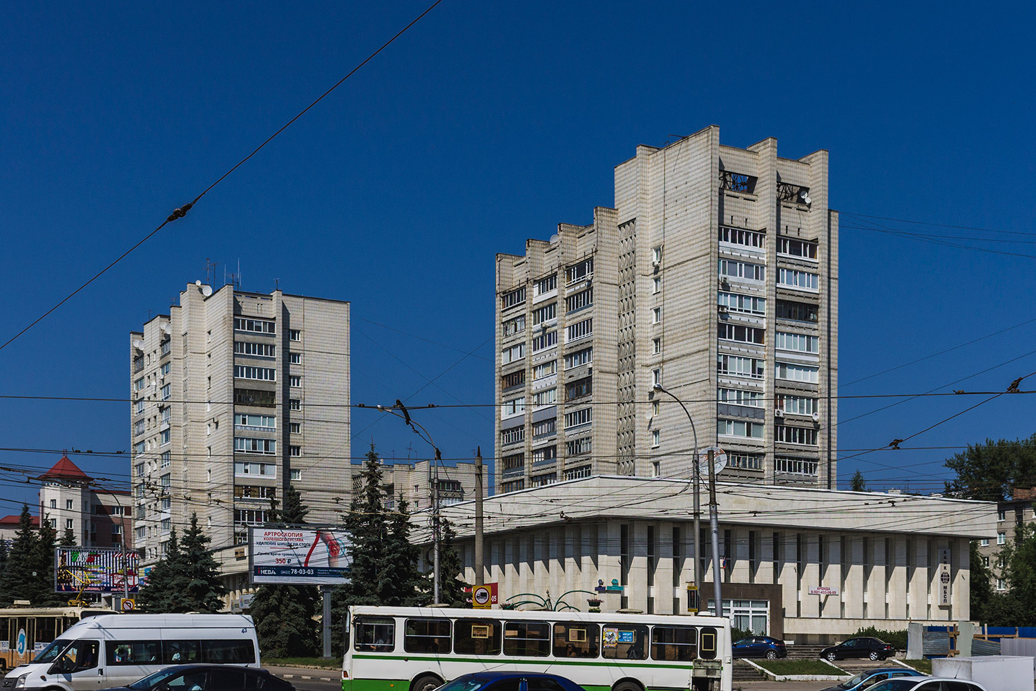 Ульяновск, Улица Карла Либкнехта, 28 / Улица Железной Дивизии, 8; Улица Минаева, 13 / Улица Железной Дивизии, 6