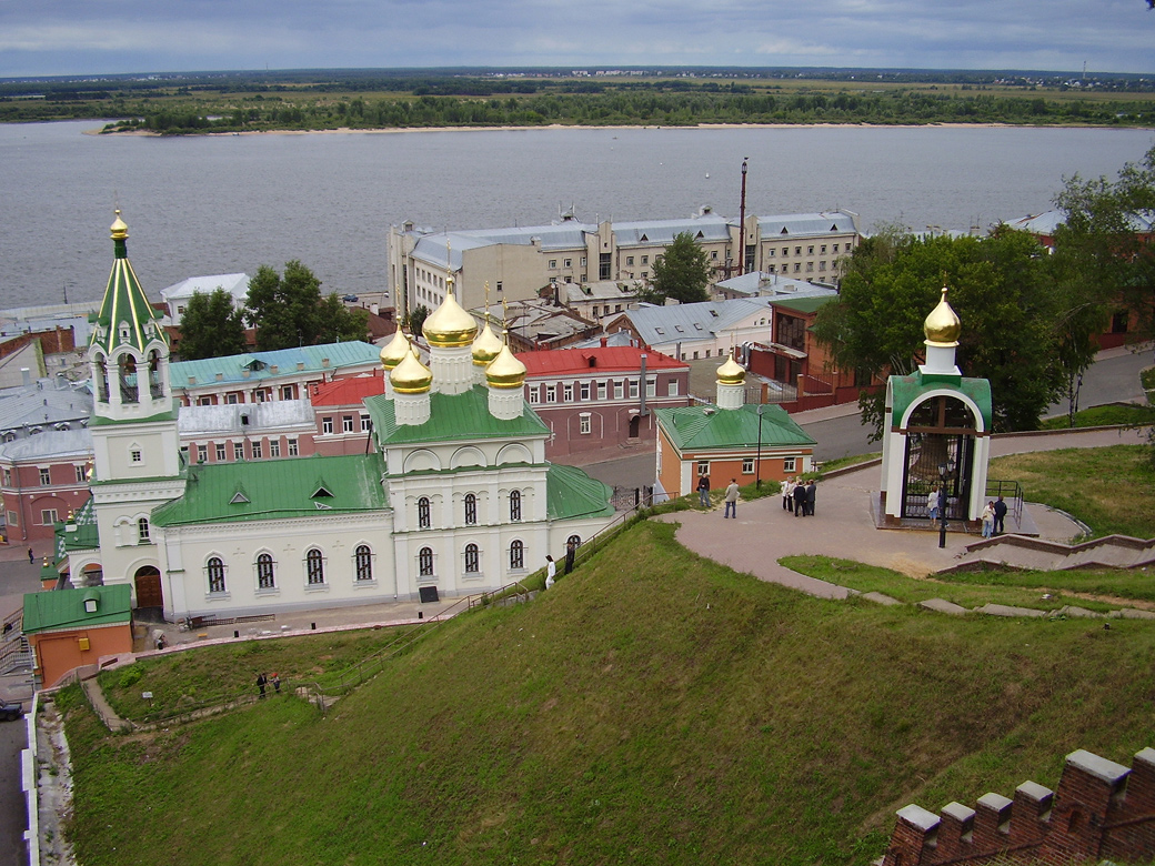 Нижний Новгород, Рождественская улица, 1Б (сторожка); Рождественская улица, 1Б (церковь); Рождественская улица, 1А; Нижне-Волжская набережная, 2. Нижний Новгород — Панорамы