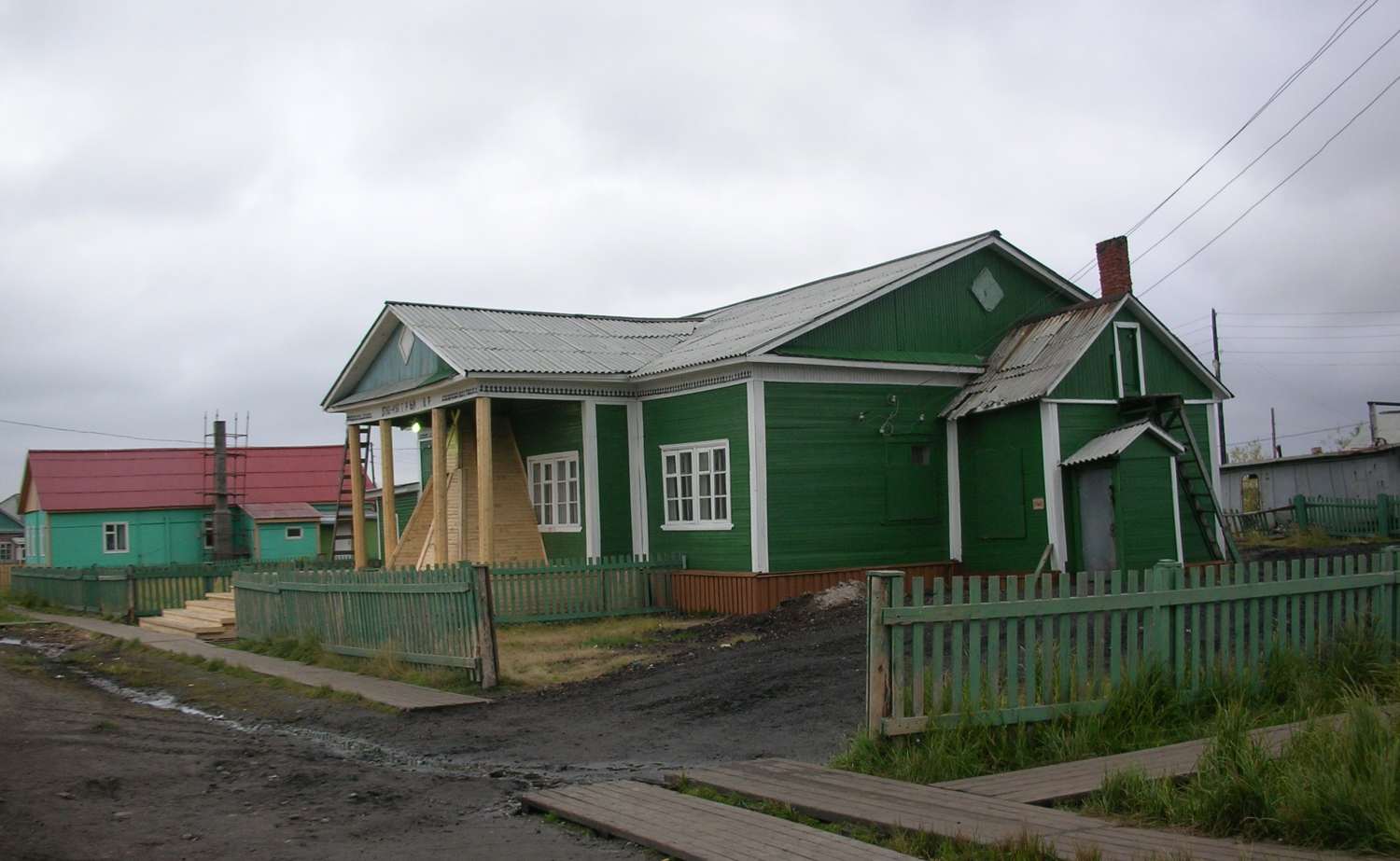 Zapolyarny district, other localities, пос. Усть-Кара, Центральная улица, 25