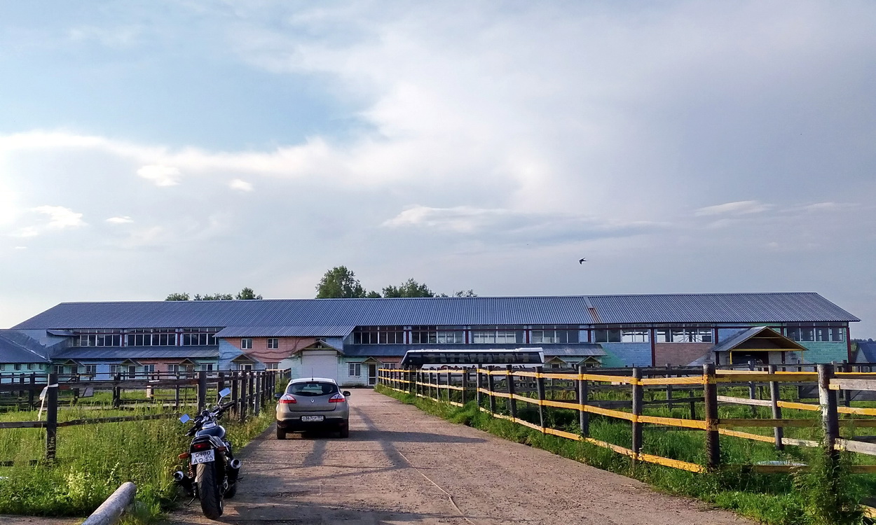 Pereslavsky District, other localities, д. Свечино, ? Большой манеж