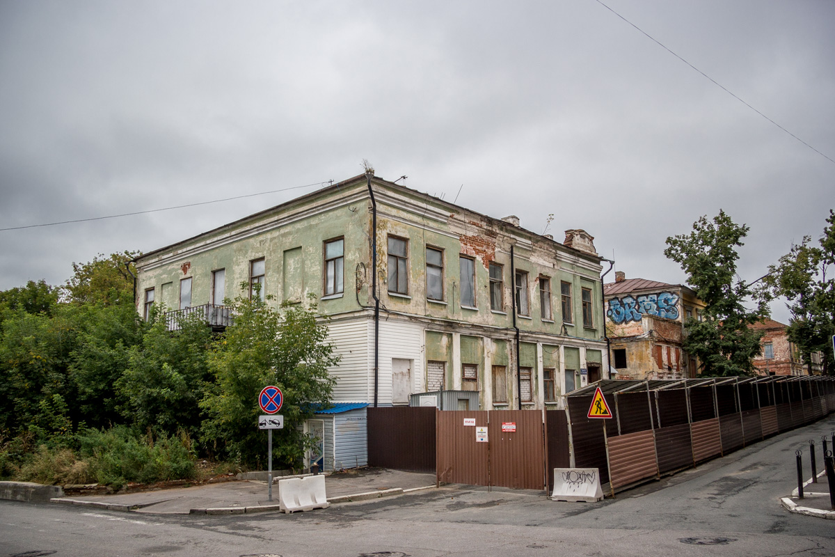 Казань, Улица Рахматуллина, 8 / Улица Кави Наджми, 11