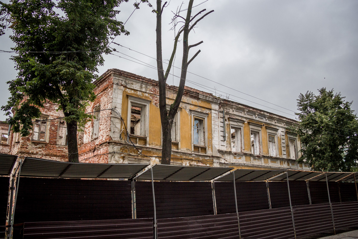 Казань, Улица Рахматуллина, 6 / Улица Кави Наджми, 9