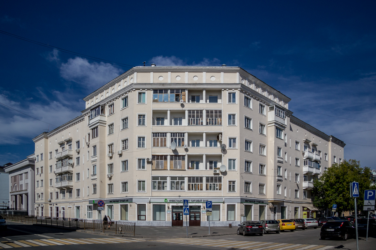 Казань, Улица Островского, 9 / Улица Кави Наджми, 3