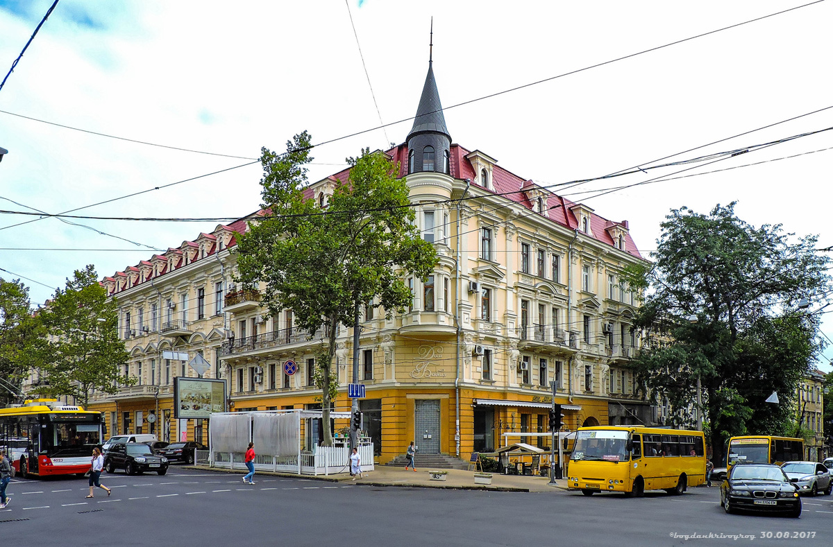 Одесса, вулиця жуковського, 22 / Рішельєвська вулиця, 15-17