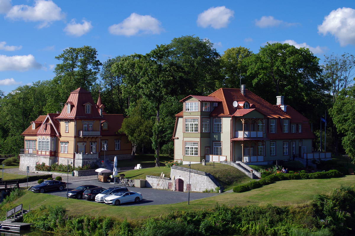 Курессааре, Lossi, 16; Lossi, 27