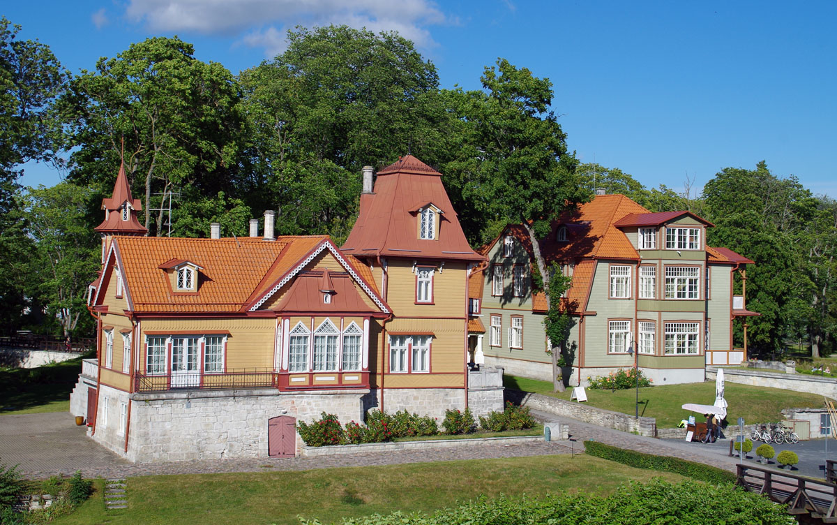 Курессааре, Lossi, 16; Lossi, 27