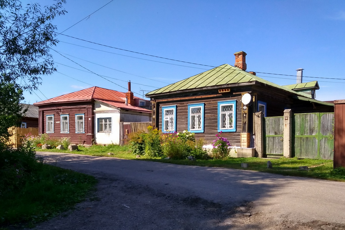 Переславль-Залесский, Правая Набережная, 68; Правая Набережная, 70