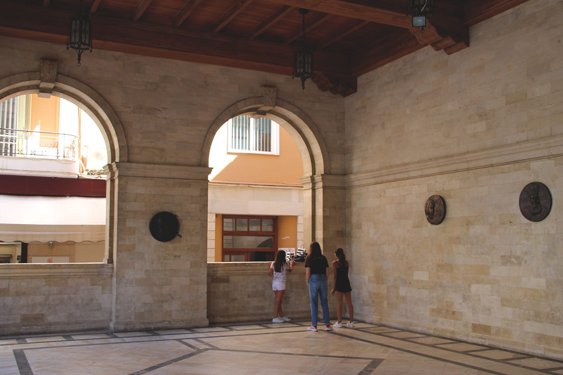 Ираклион, Οδός 25ης Αυγούστου