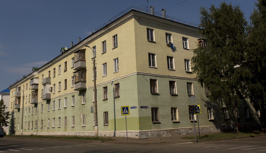 Салават, Уфимская улица, 50 / Улица Карла Маркса, 17