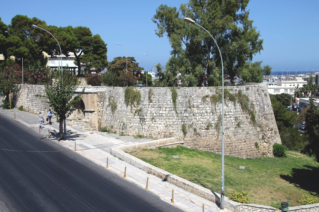 Ираклион, Leoforos Ikarou