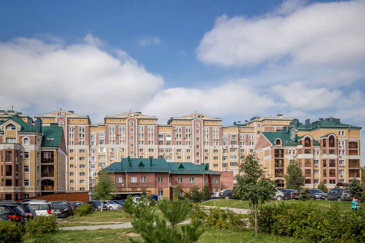 Казань, Улица Мидхата Булатова, 5; Улица Мидхата Булатова, 7 Казань, Улица Мидхата Булатова, 5; Улица Мидхата Булатова, 7