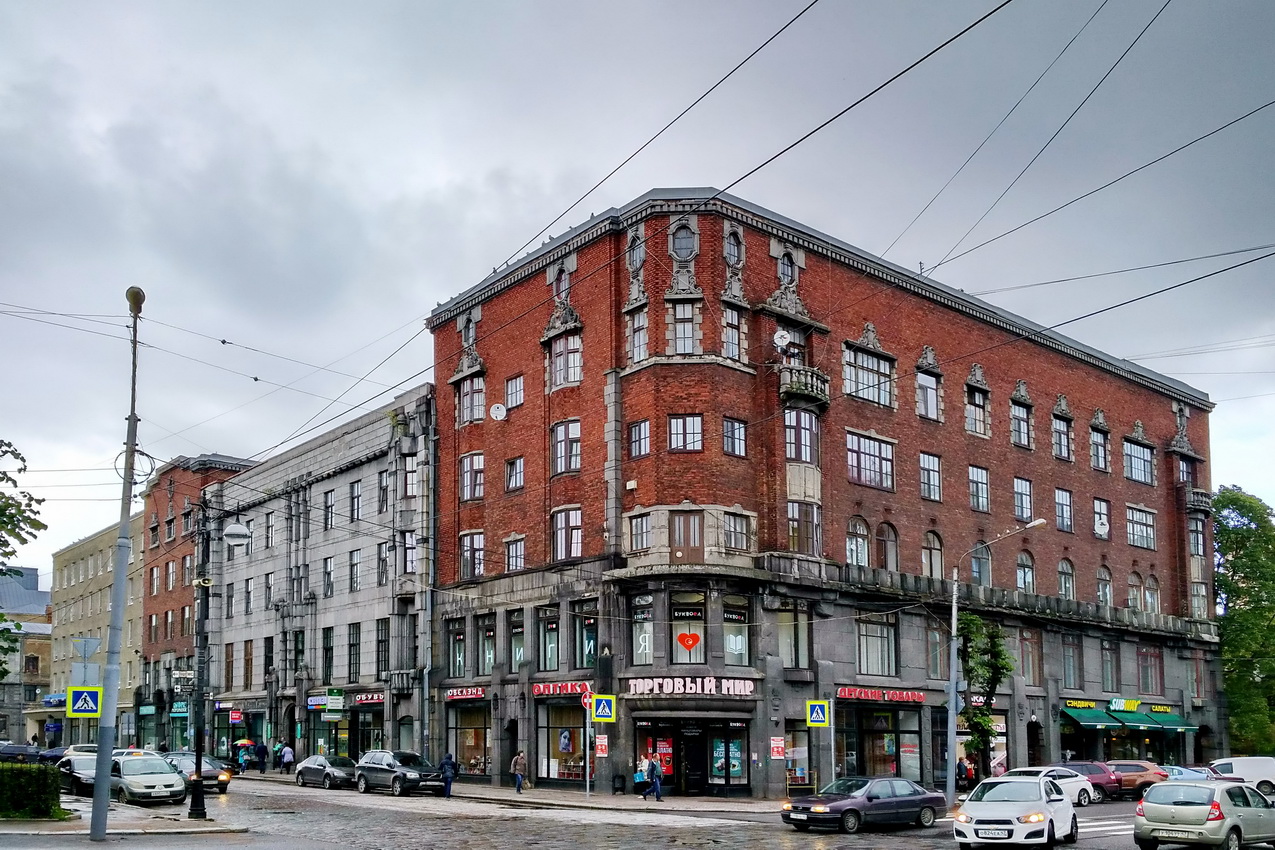 Выборг, Ленинградский проспект, 10; Проспект Ленина, 12