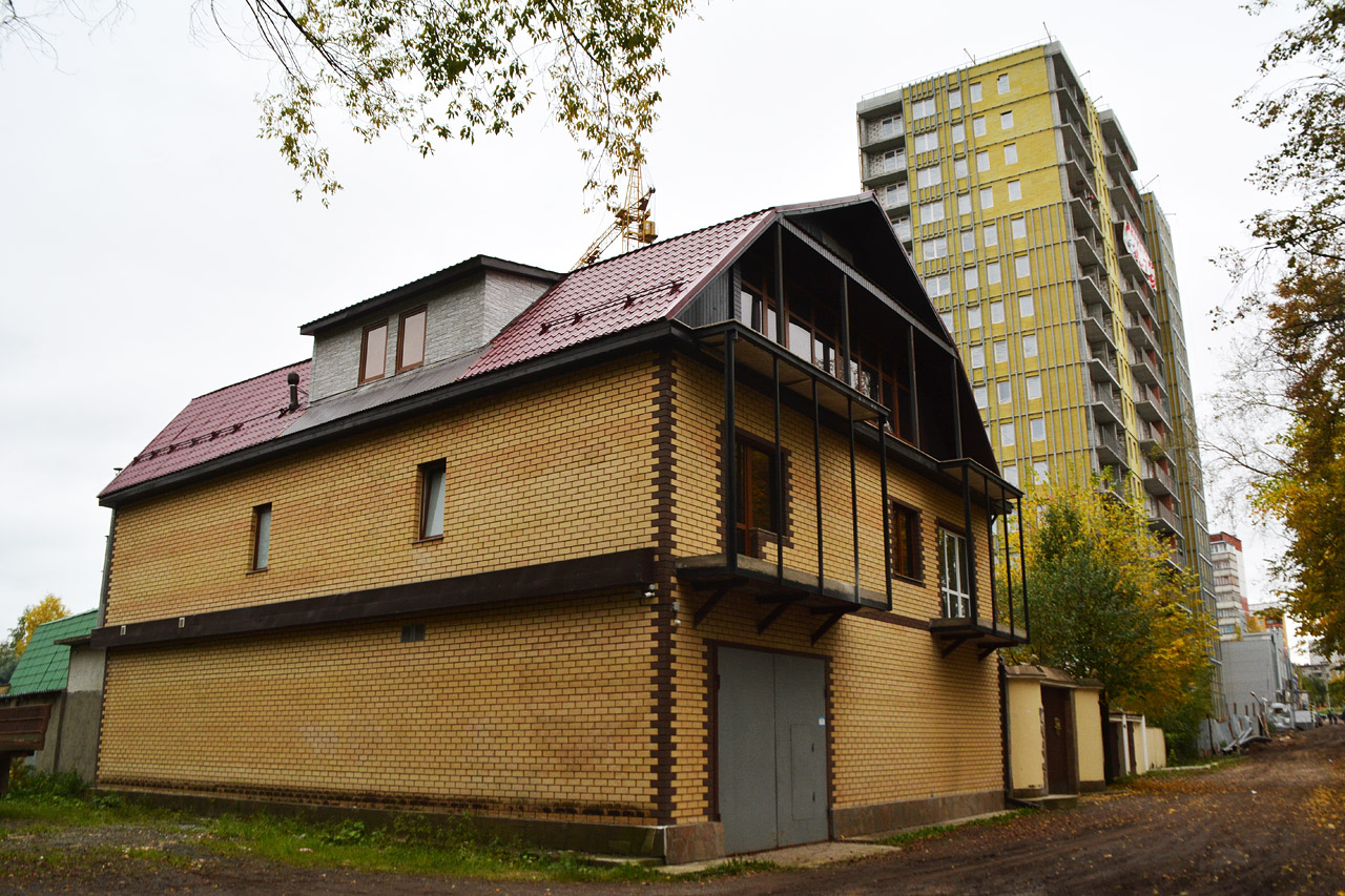 Пермь, Луньевская улица, 1; Луньевская улица, 5
