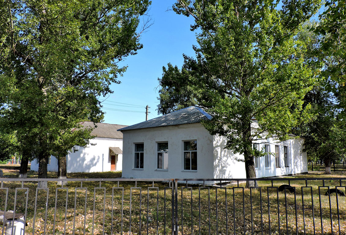 Чугуевский район, прочие н.п., с. Коробочкино, Школьная площадь, 2