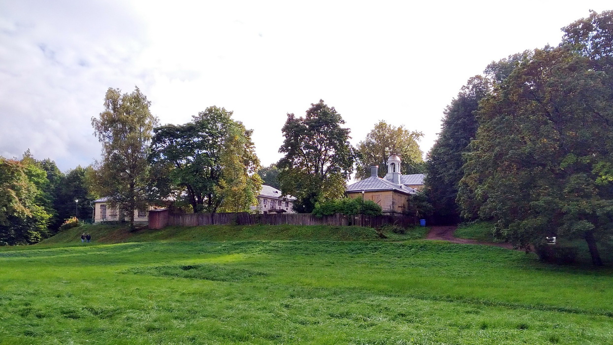 Vyborg, Парк Монрепо, Главный дом; Парк Монрепо, Библиотечный флигель