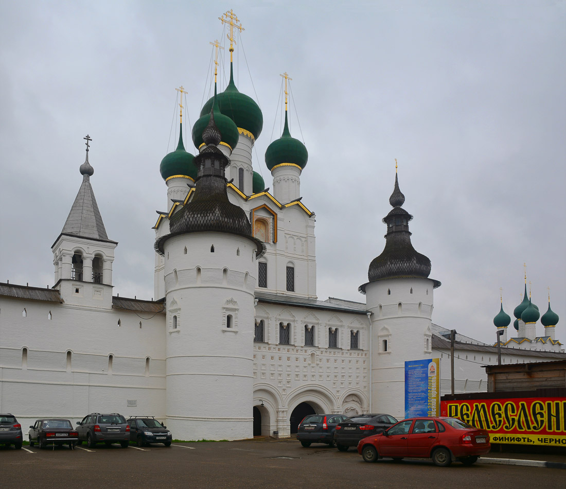 Ростов, Кремль, Колокольня церкви Иоанна Богослова; Кремль, церковь Иоанна Богослова