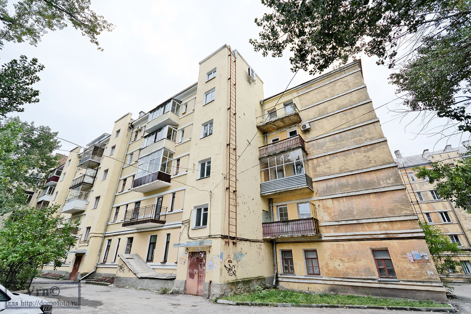 Воронеж, Улица Чайковского, 4; Проспект Революции, 18