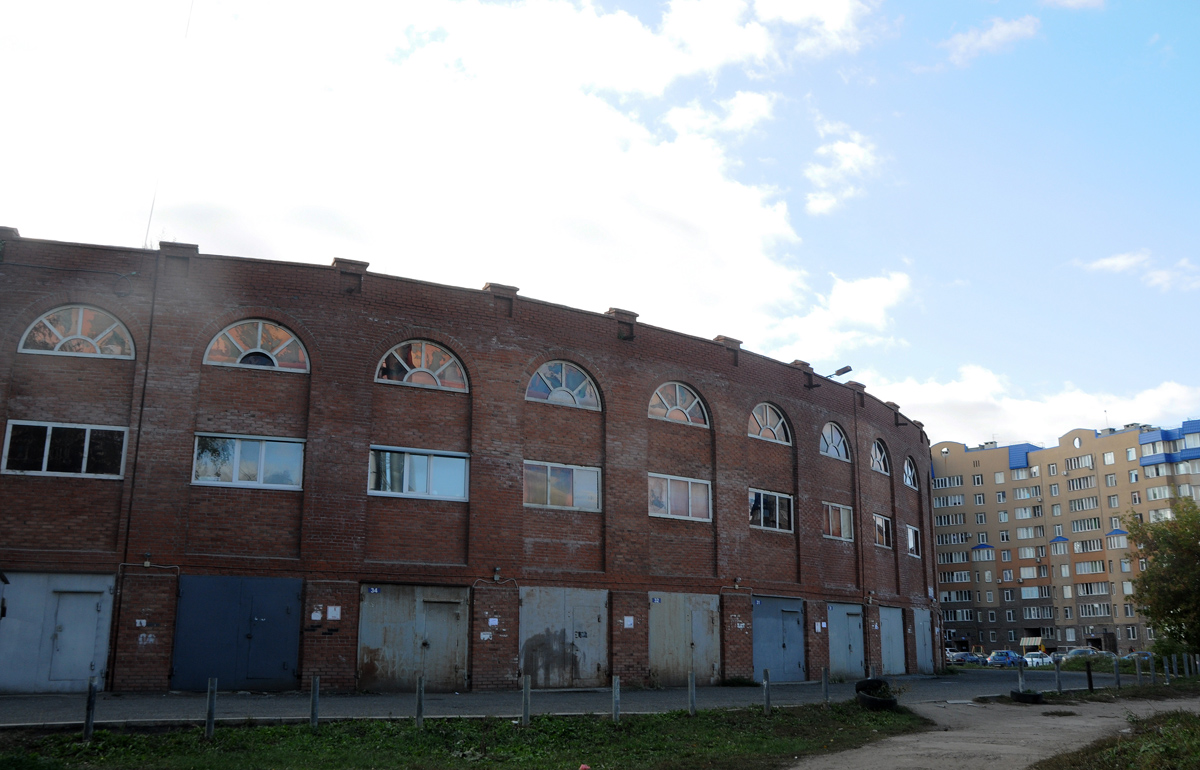 Омск, Улица Дмитриева, 8/4