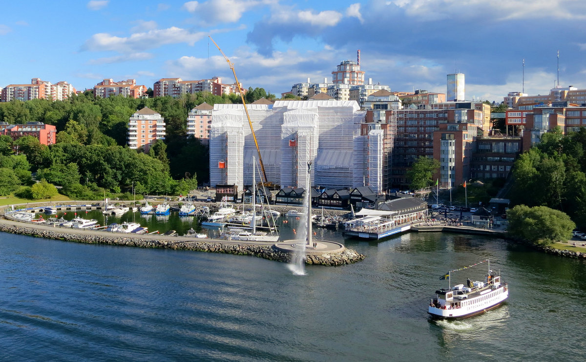 Нака, Augustendalsvägen, 42; Augustendalsvägen, 44; Augustendalsvägen, 46; Augustendalsvägen, 48; Augustendalsvägen, 50; Augustendalsvägen, 52; Augustendalsvägen, 32; Augustendalsvägen, 31-37