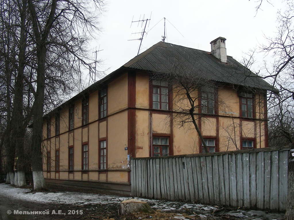Иваново, Улица Красных Зорь, 15 / Амбулаторный переулок, 1