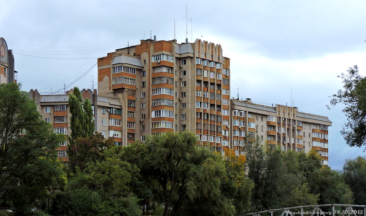 Krywyj Rih, Улица Александра Поля, 4; Улица Александра Поля, 2