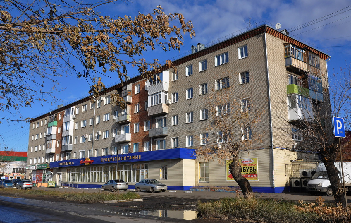Омск, Улица 12 Декабря, 64 / улица суровцева, 76