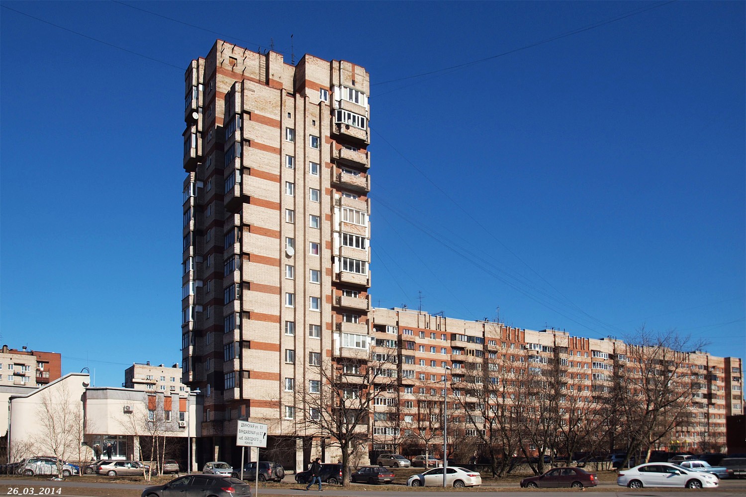Санкт-Петербург, Двинская улица, 16 корп. 1 (8-й подъезд); Двинская улица, 16 корп. 1