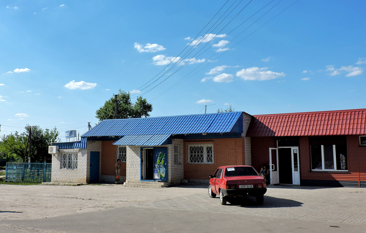 Купянский район, прочие н.п., с. Новоосиново, Школьная улица, 1