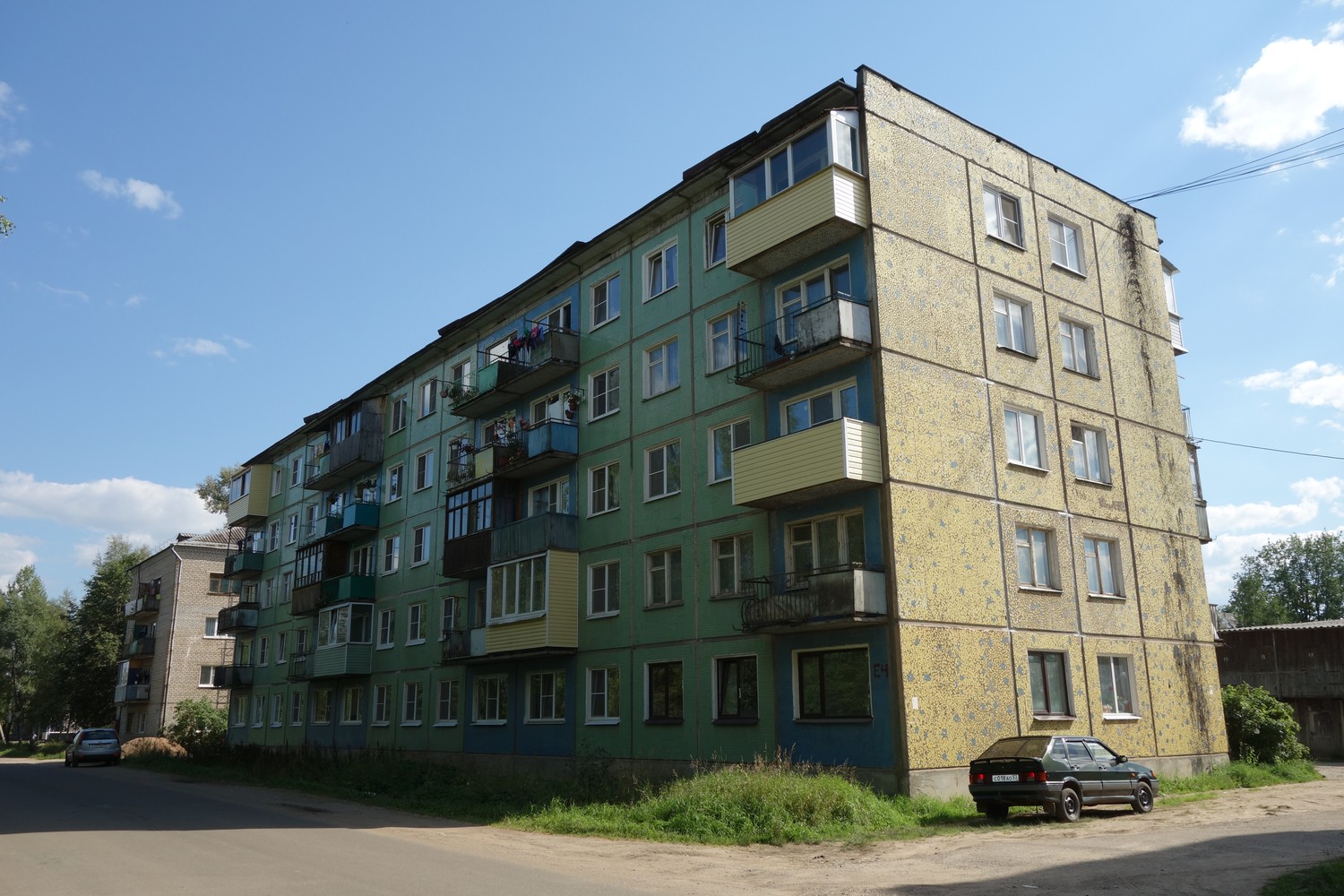 Крестцы, Железнодорожная улица, 34