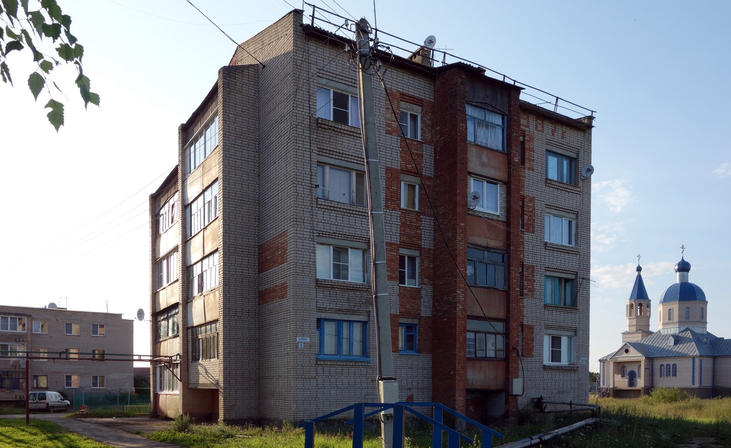 Новгородский район, прочие н.п., дер. Лесная, Площадь Мира, 2
