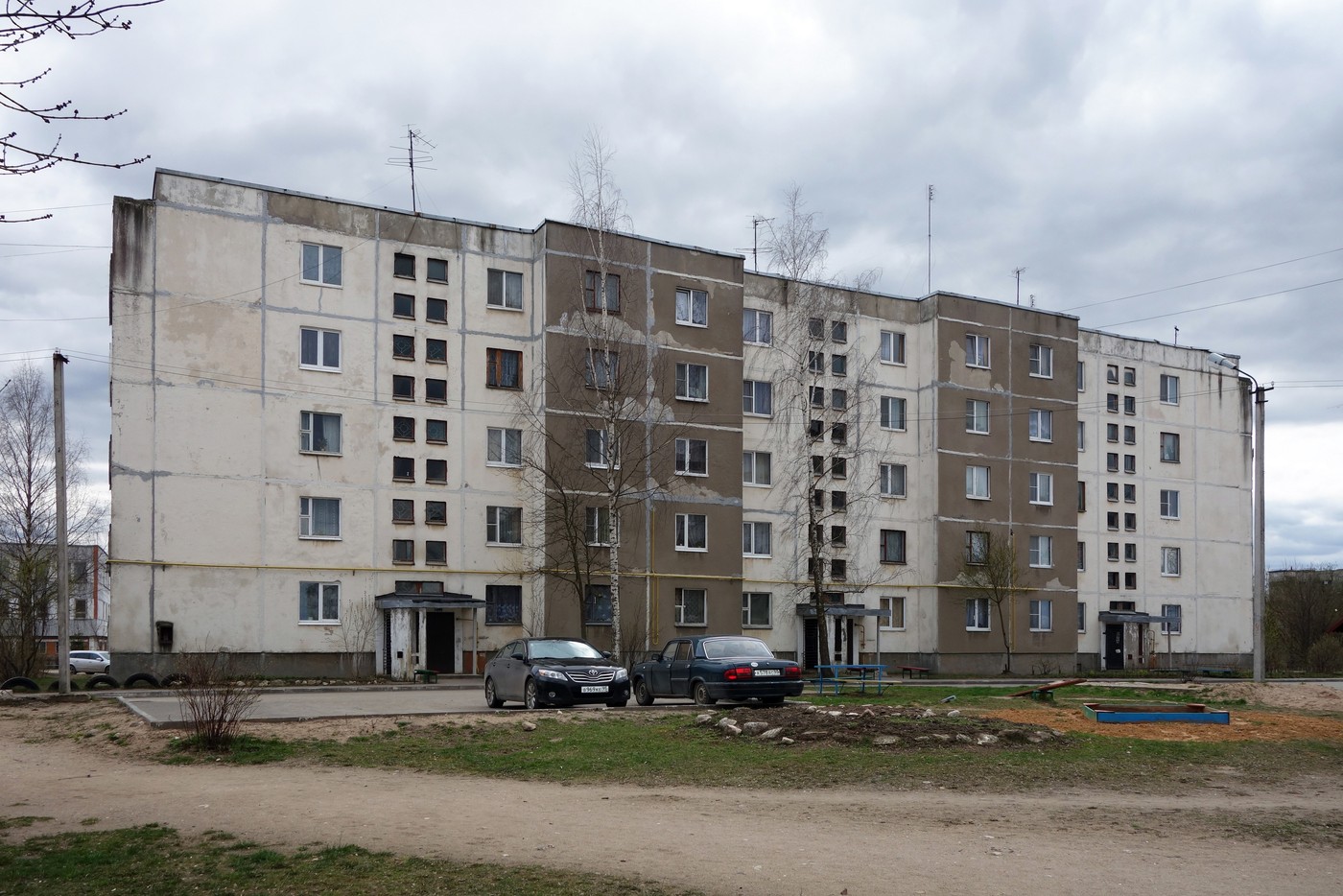 Остров, Микрорайон Строитель, 13А