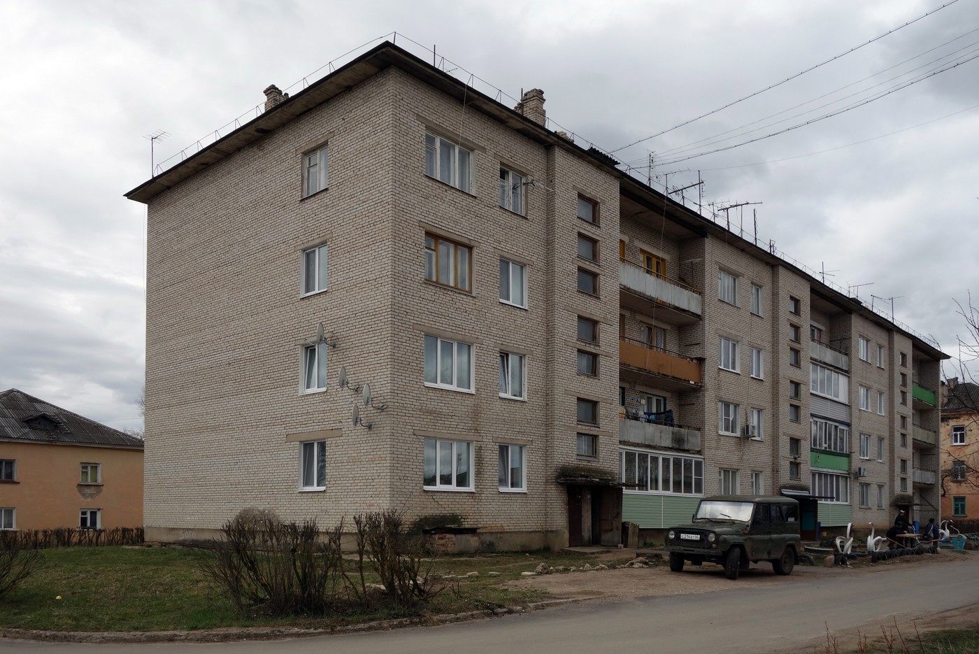 Плюсский район, прочие н.п., пос. Заплюсье, Улица Ленина, 4