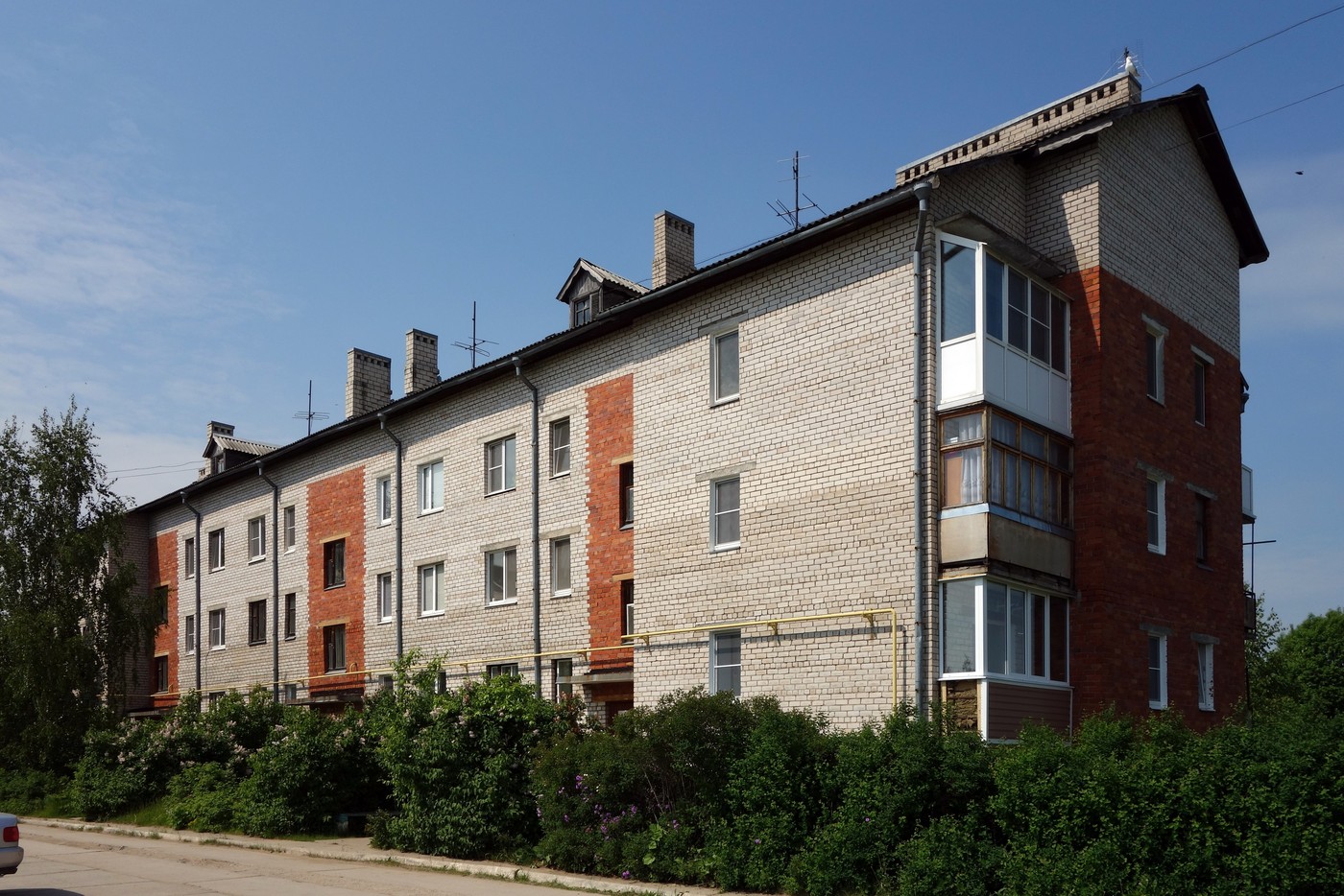 Остров, Больничная улица, 24