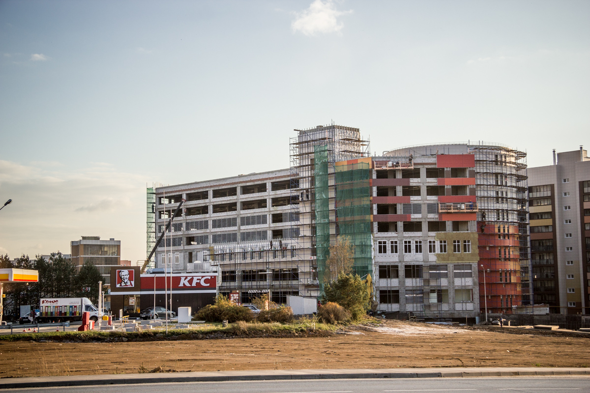 Казань, Гвардейская улица, 52Б; Аметьевская магистраль, 2