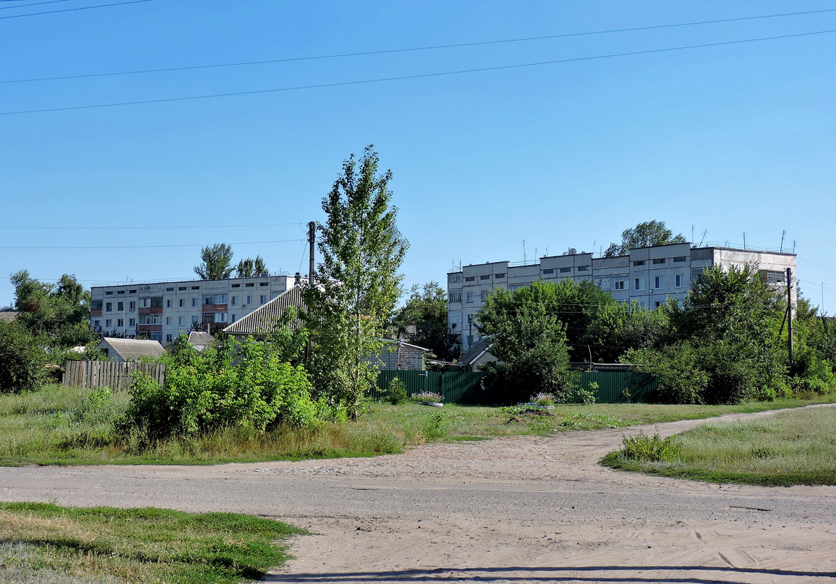 Купянский район, прочие н.п., с. Новоосиново, Молодежная улица, 8; с. Новоосиново, Молодежная улица, 10