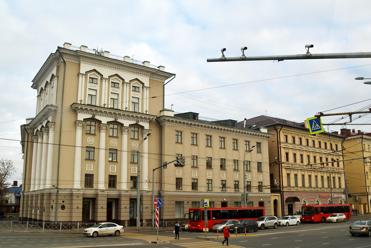 Казань, Улица Пушкина, 1 / Право-Булачная улица, 55; Улица Пушкина, 1 / Право-Булачная улица, 55А
