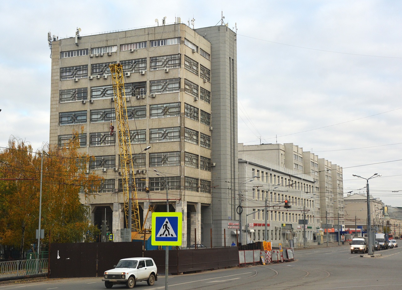 Казань, Улица Татарстан, 22 / Улица Габдуллы Тукая, 41; Улица Татарстан, 20